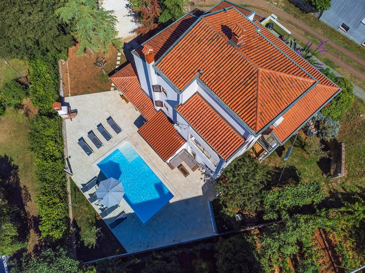 Big Swimming Pool Apartment Monvidal Pula Exterior photo