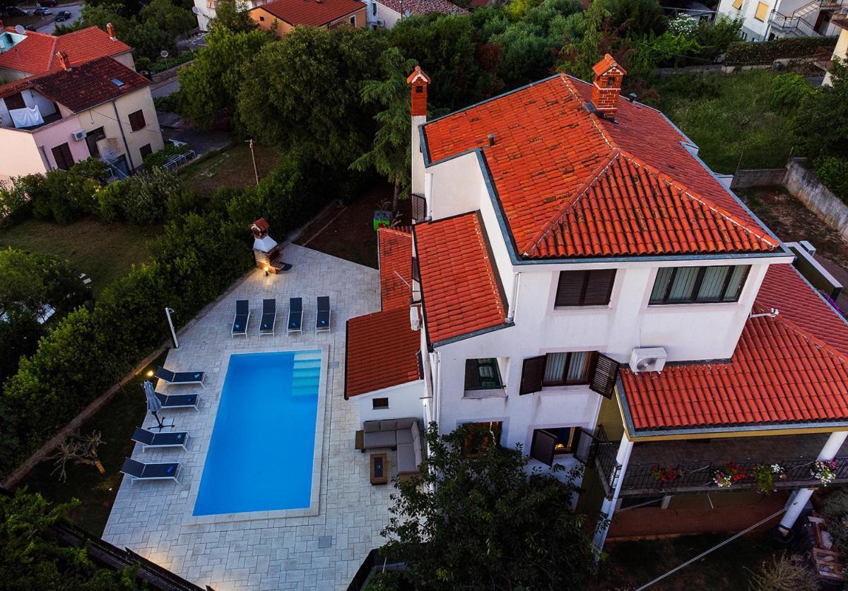 Big Swimming Pool Apartment Monvidal Pula Exterior photo