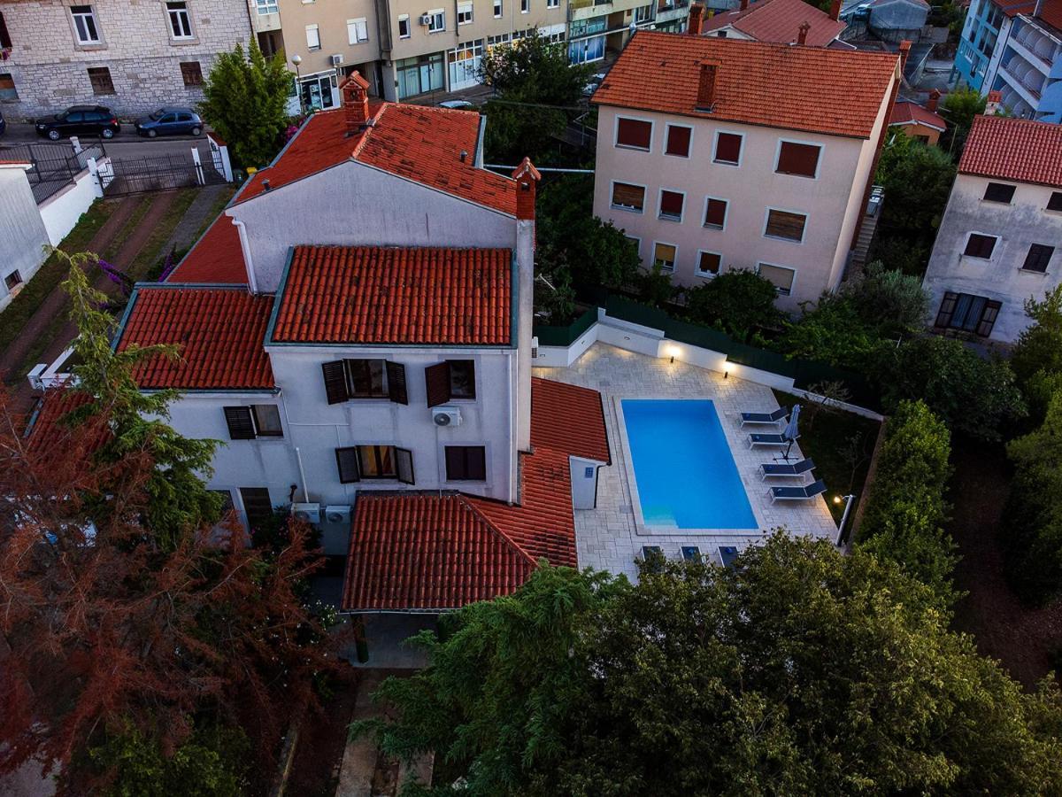 Big Swimming Pool Apartment Monvidal Pula Exterior photo