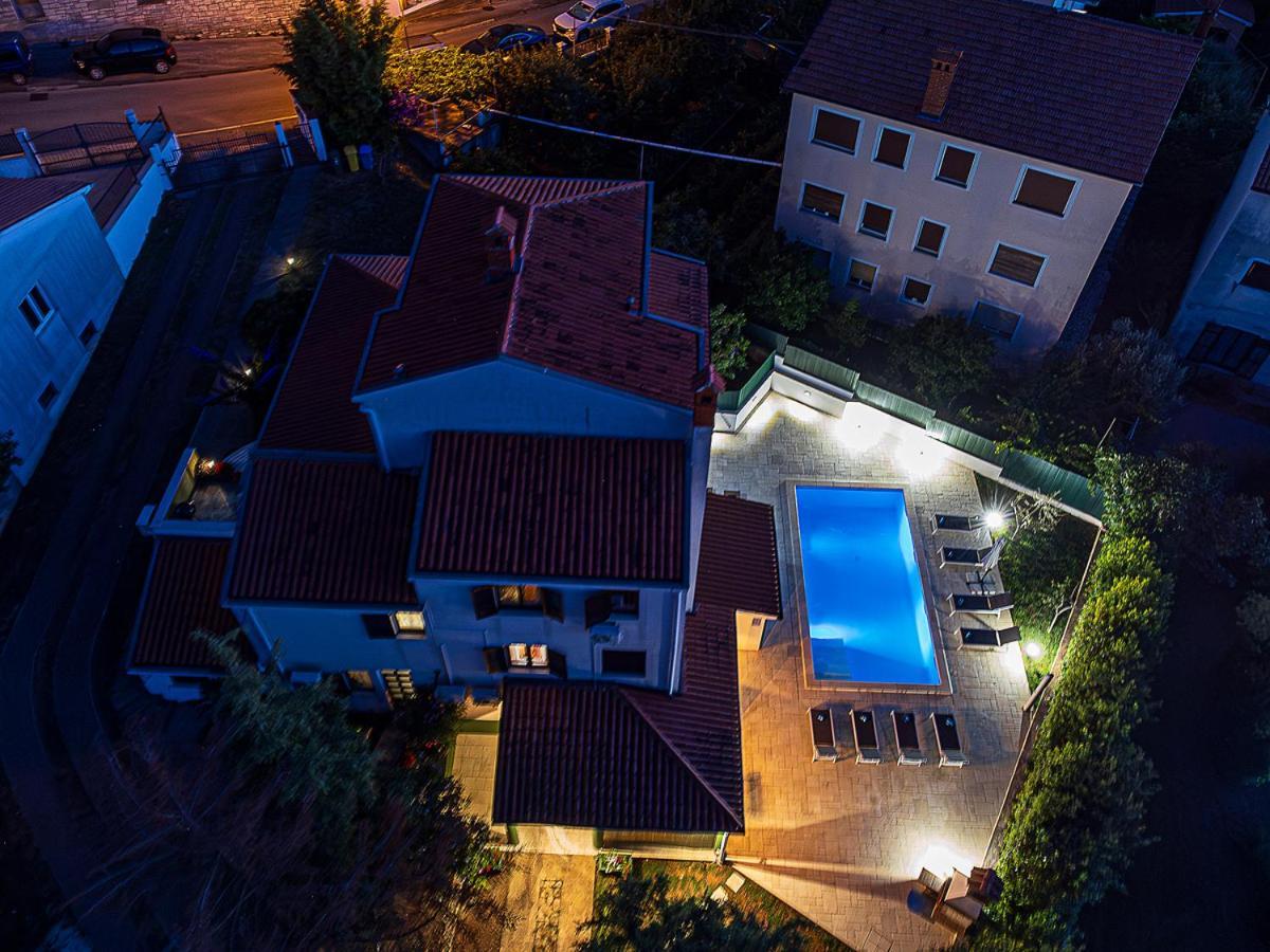 Big Swimming Pool Apartment Monvidal Pula Exterior photo