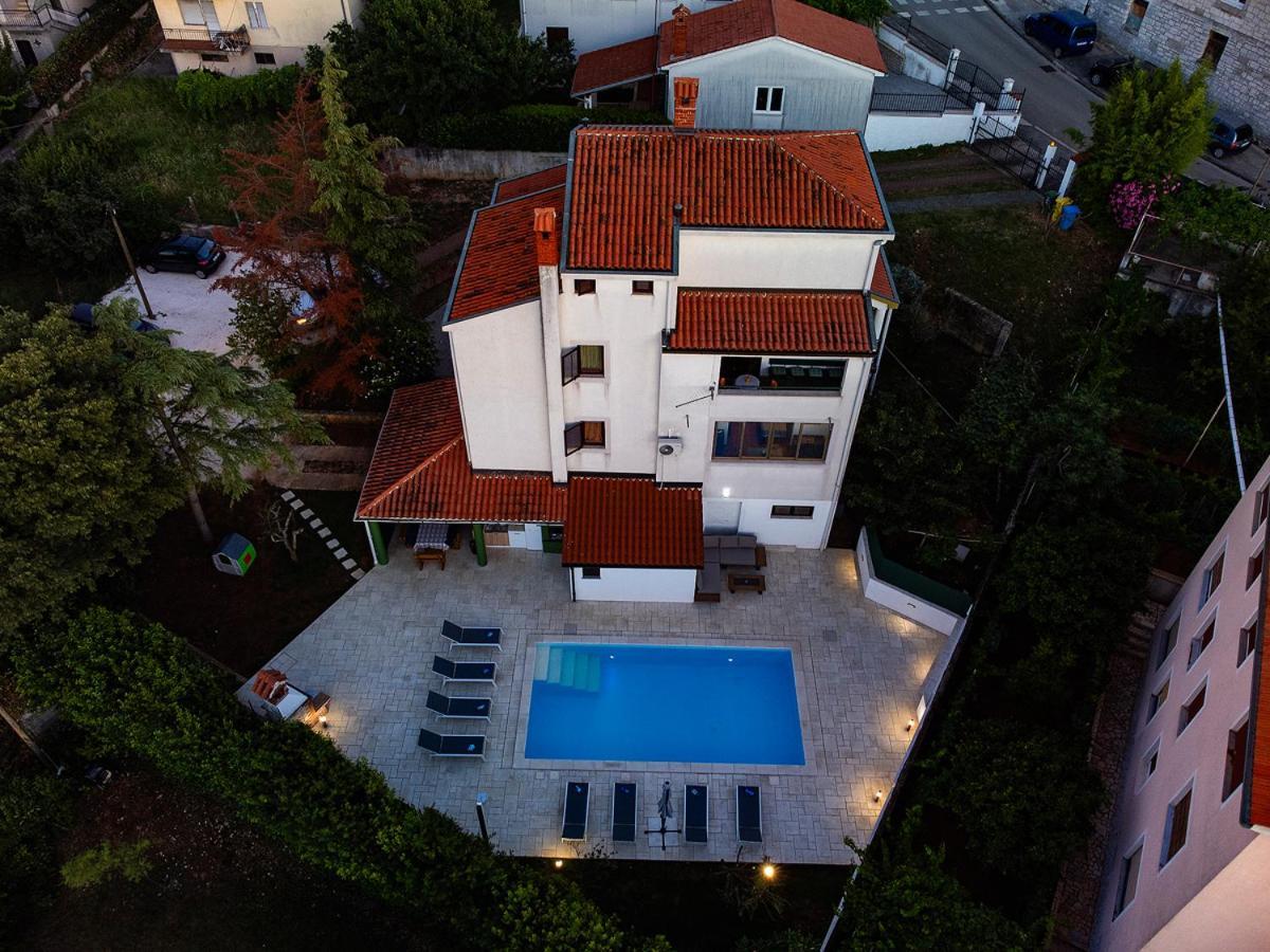 Big Swimming Pool Apartment Monvidal Pula Exterior photo