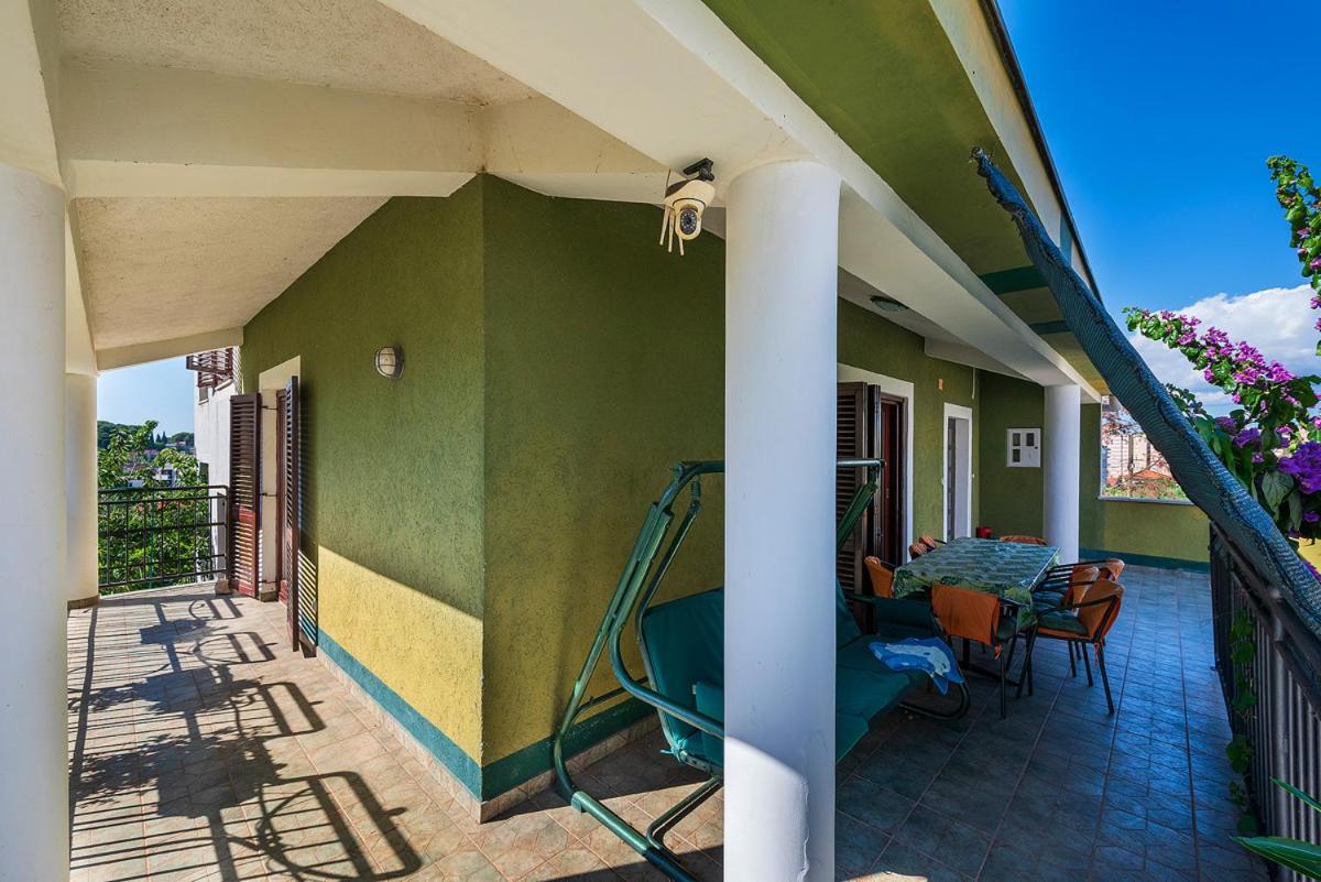Big Swimming Pool Apartment Monvidal Pula Exterior photo